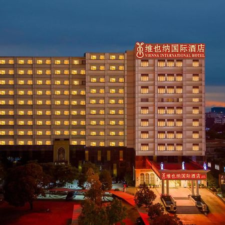 Vienna International Hotel Guangzhou Baiyun International Conference Center מראה חיצוני תמונה