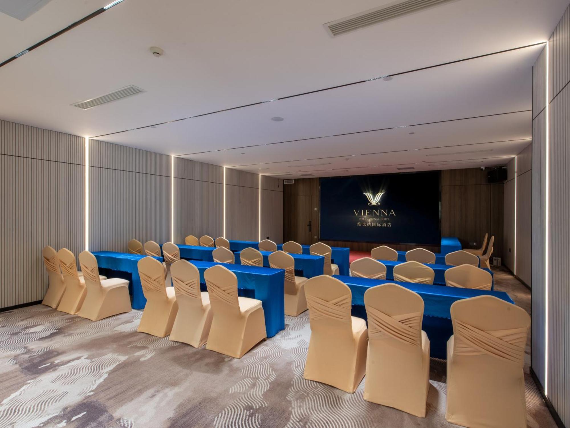 Vienna International Hotel Guangzhou Baiyun International Conference Center מראה חיצוני תמונה