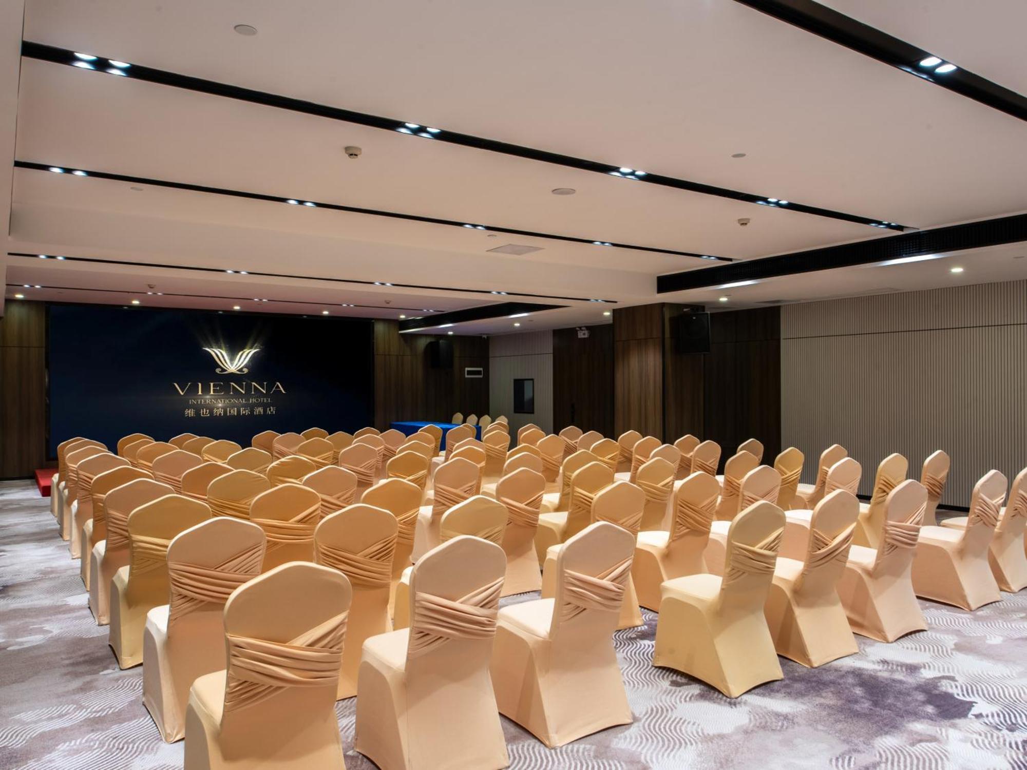 Vienna International Hotel Guangzhou Baiyun International Conference Center מראה חיצוני תמונה