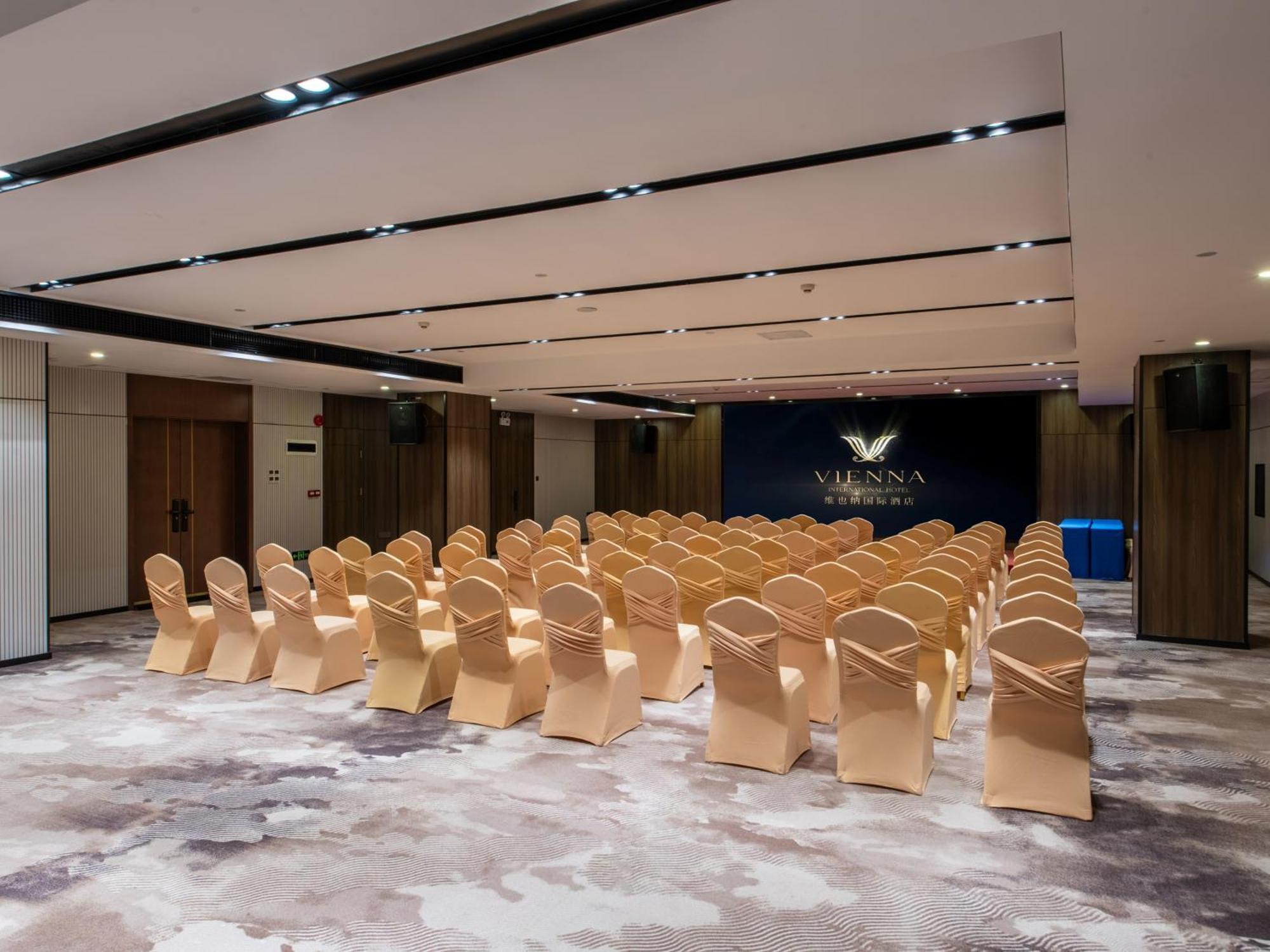 Vienna International Hotel Guangzhou Baiyun International Conference Center מראה חיצוני תמונה