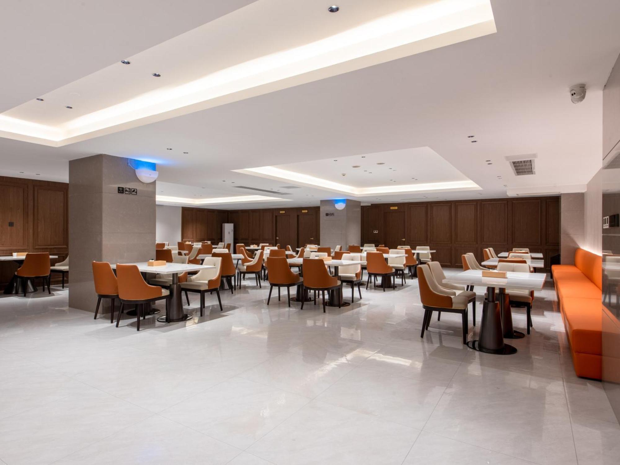Vienna International Hotel Guangzhou Baiyun International Conference Center מראה חיצוני תמונה