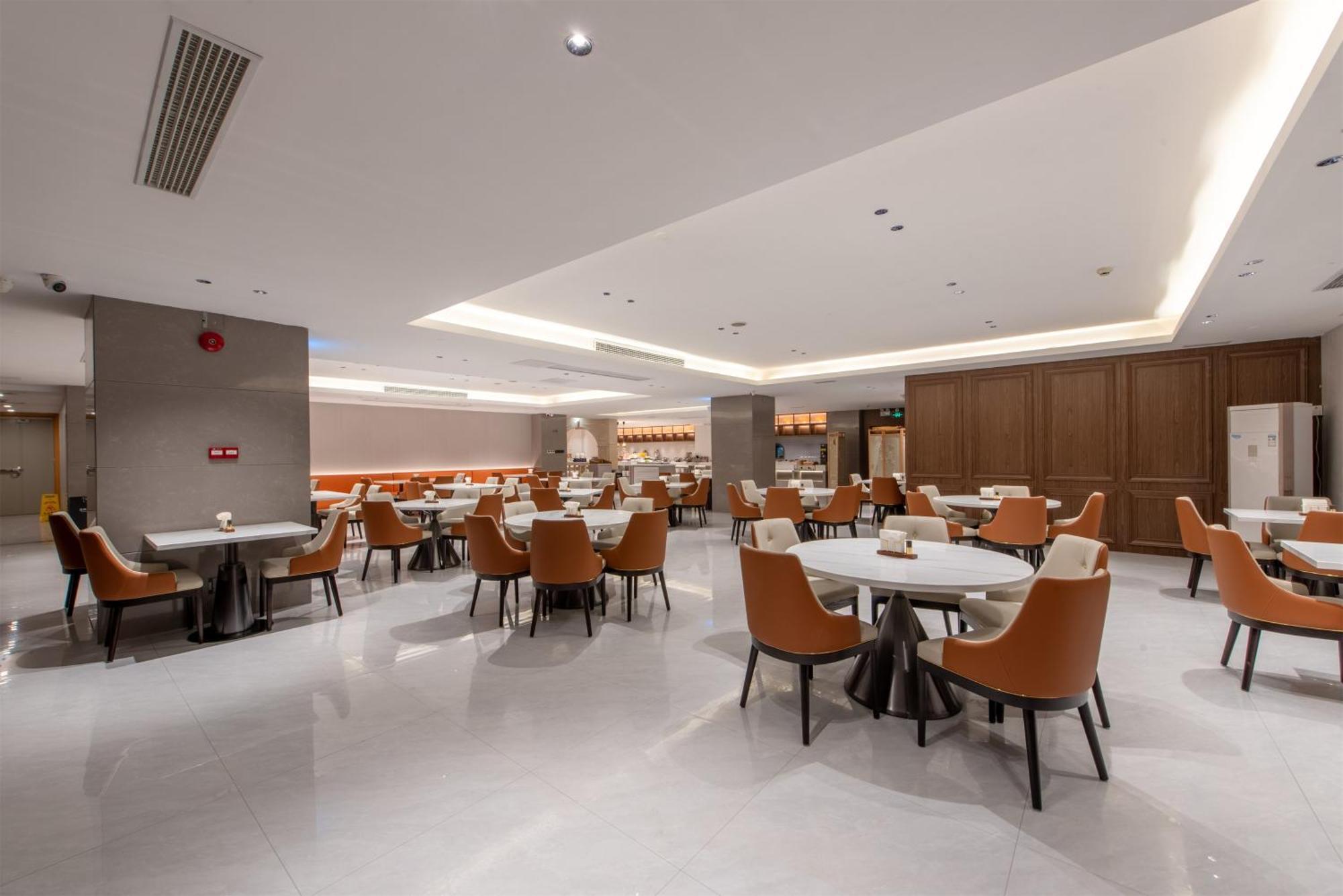 Vienna International Hotel Guangzhou Baiyun International Conference Center מראה חיצוני תמונה
